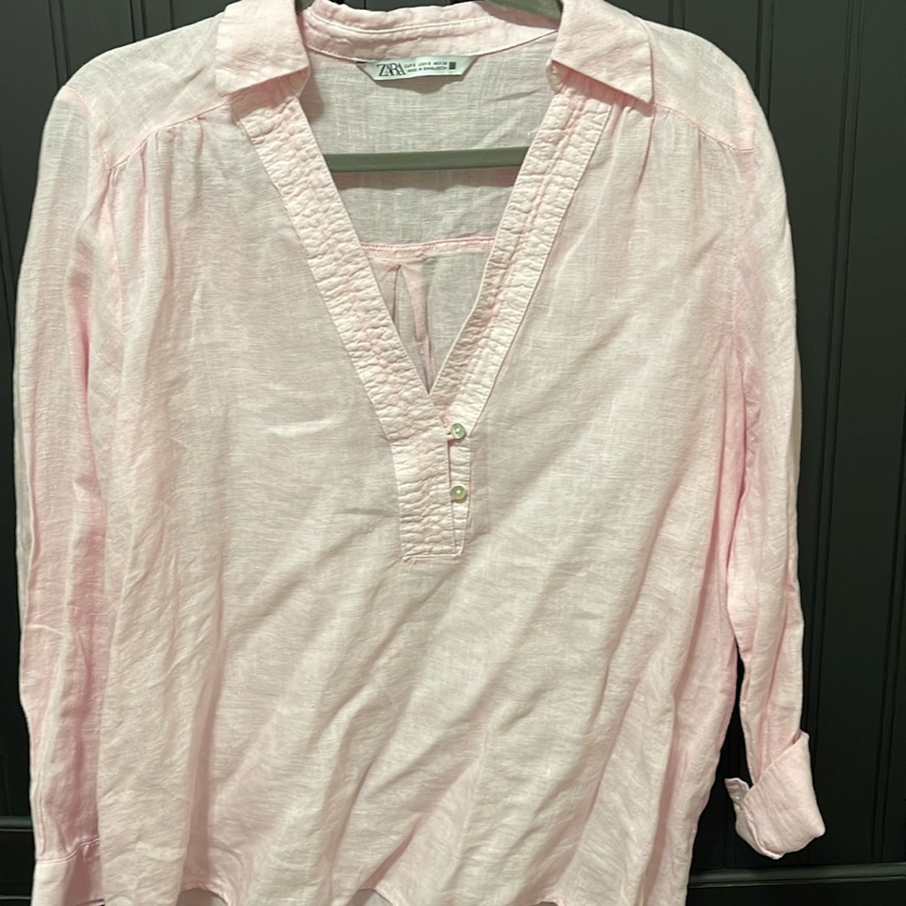Zara linen blouse. Never worn. Small